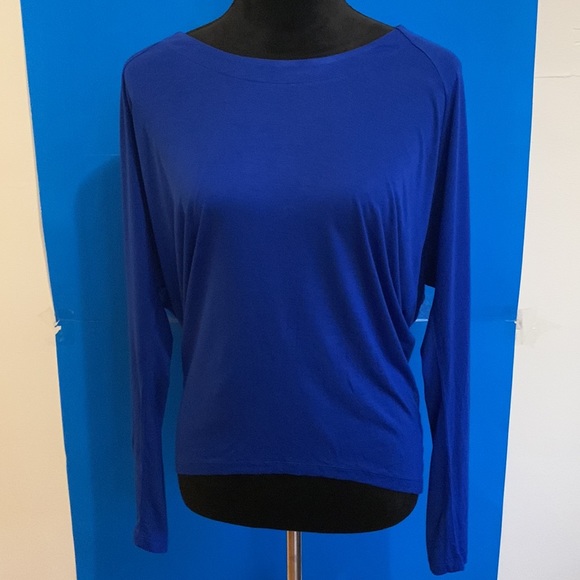 EXPRESS Draped Cowl Neck at Back - Picture 2 of 6